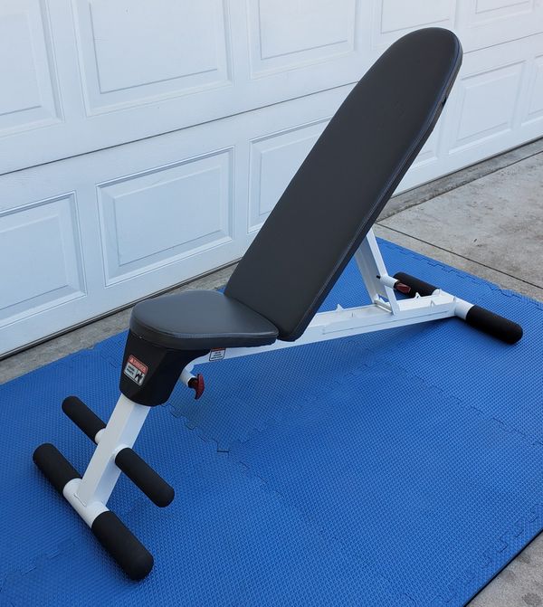 ADJUSTABLE WEIGHT BENCH BY HOIST for Sale in Riverside, CA ...