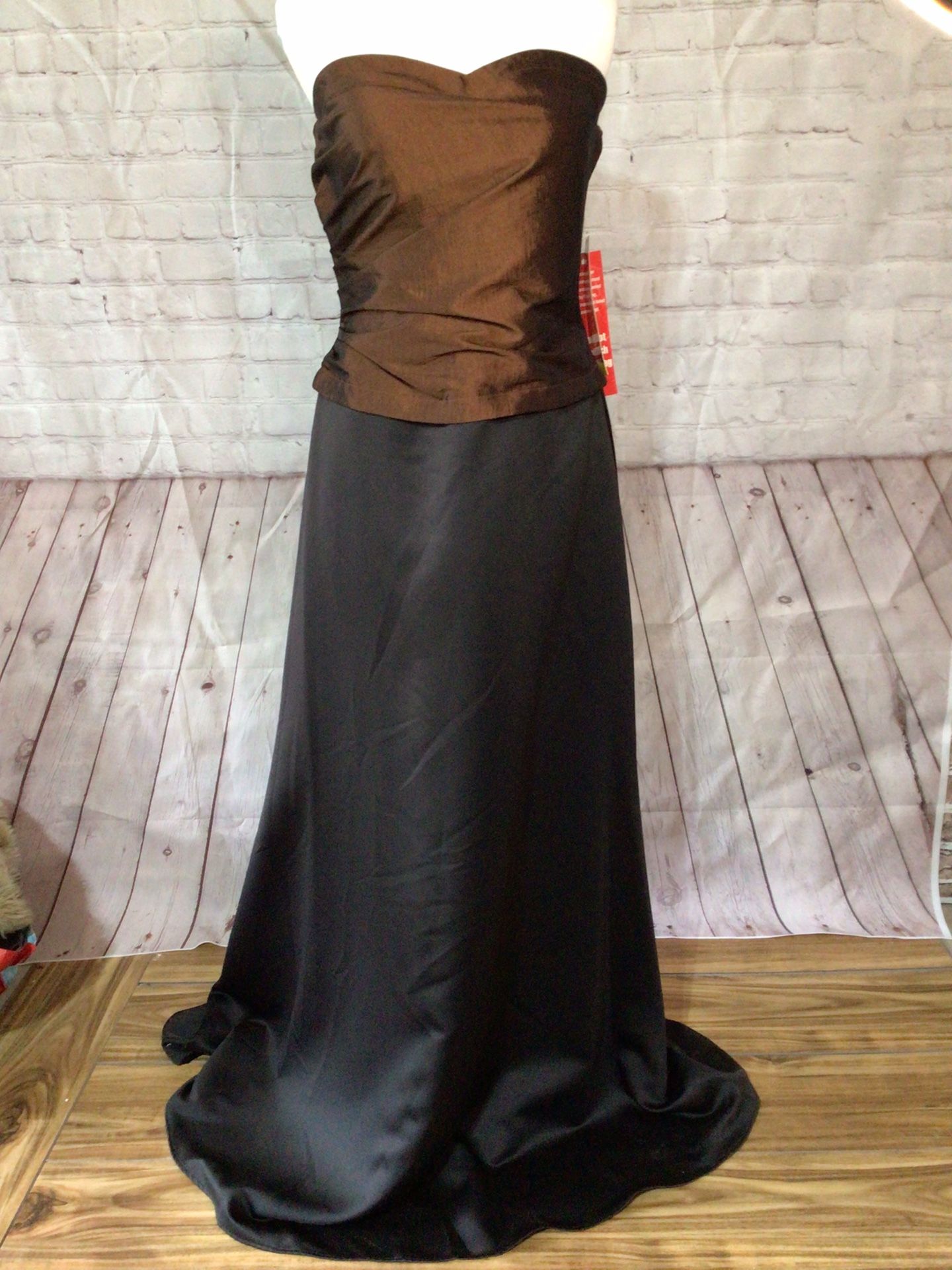 NWT Nightway Collections homecoming prom wedding formal ball gown size 6