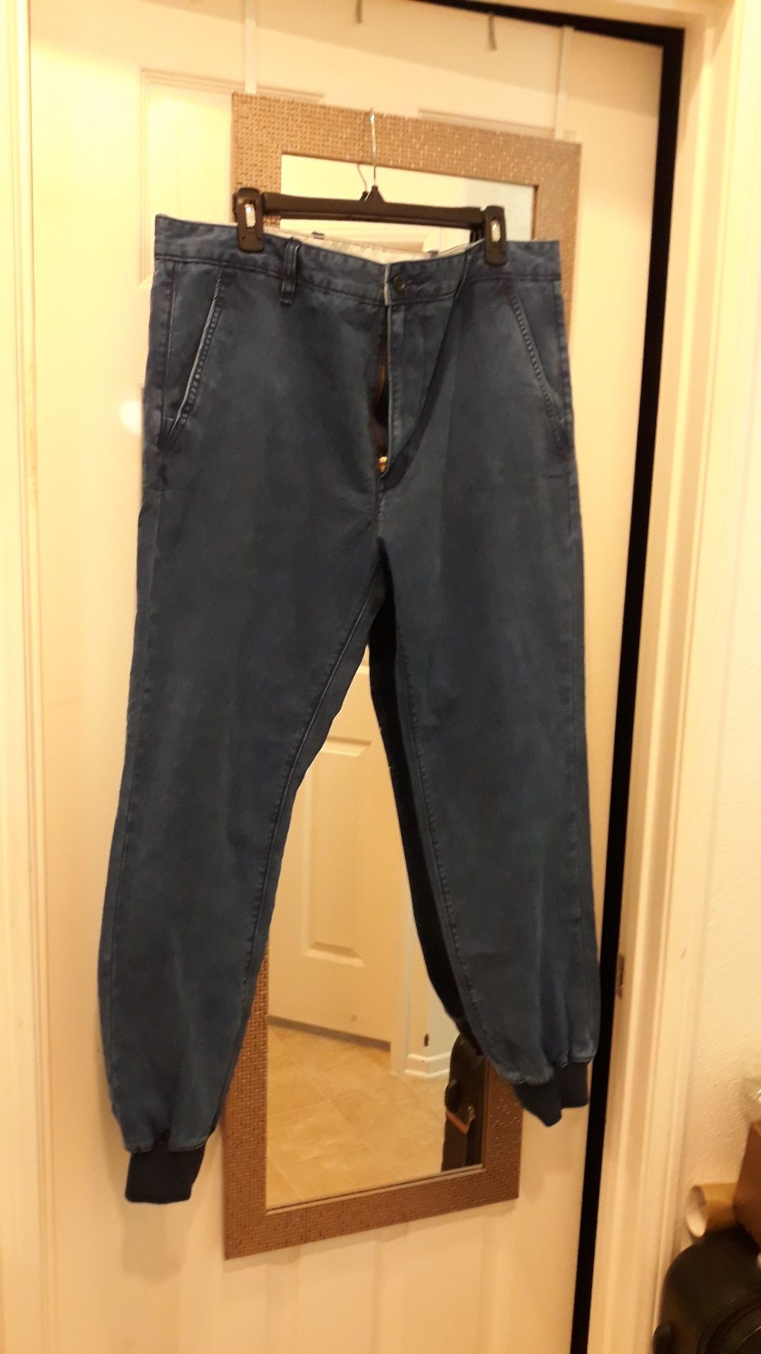 Mens Levis joggers size 36×32