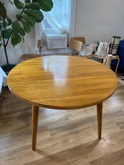 Room and Board Round Wood Dining Table with Tapered Legs