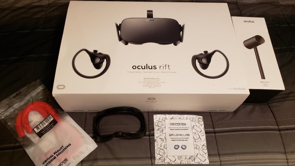 Oculus Rift Headset +extra sensor and vr cover