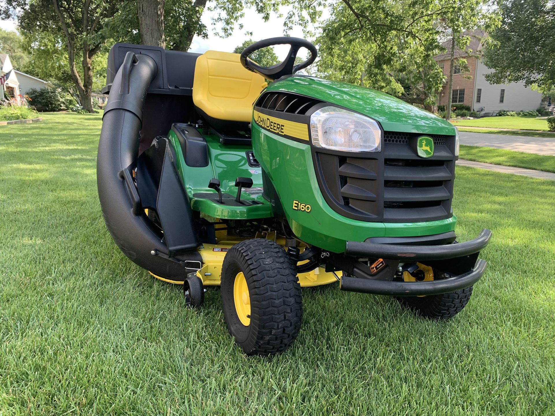 John Deere E160 With Bagger Tractor Mower Only 44 Hours