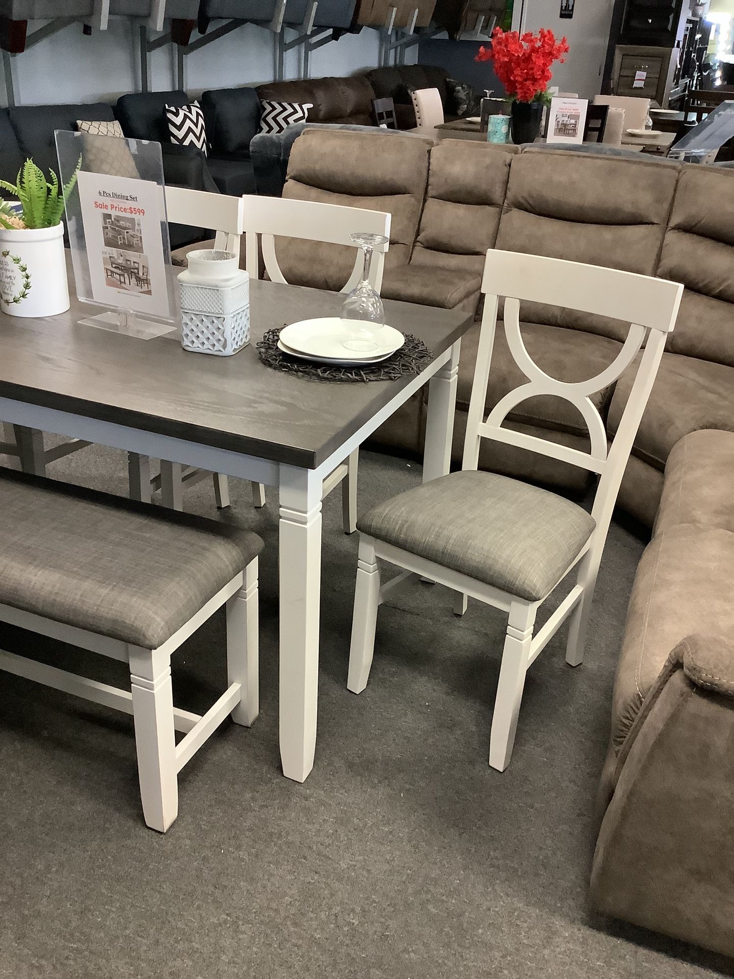 Beautiful 6pc Dining Table Set
