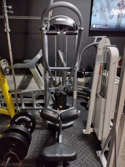 MATRIX LAT PULL MACHINE