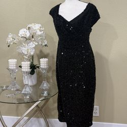 Vestido Negro de Lentejulas size 20 