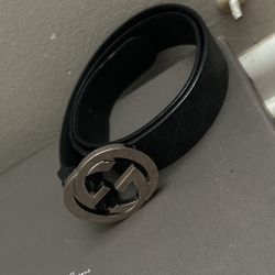 Black Gucci belt 