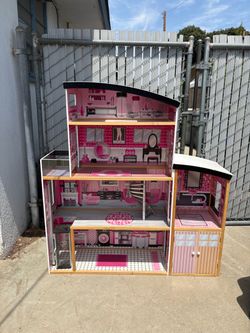 Doll house