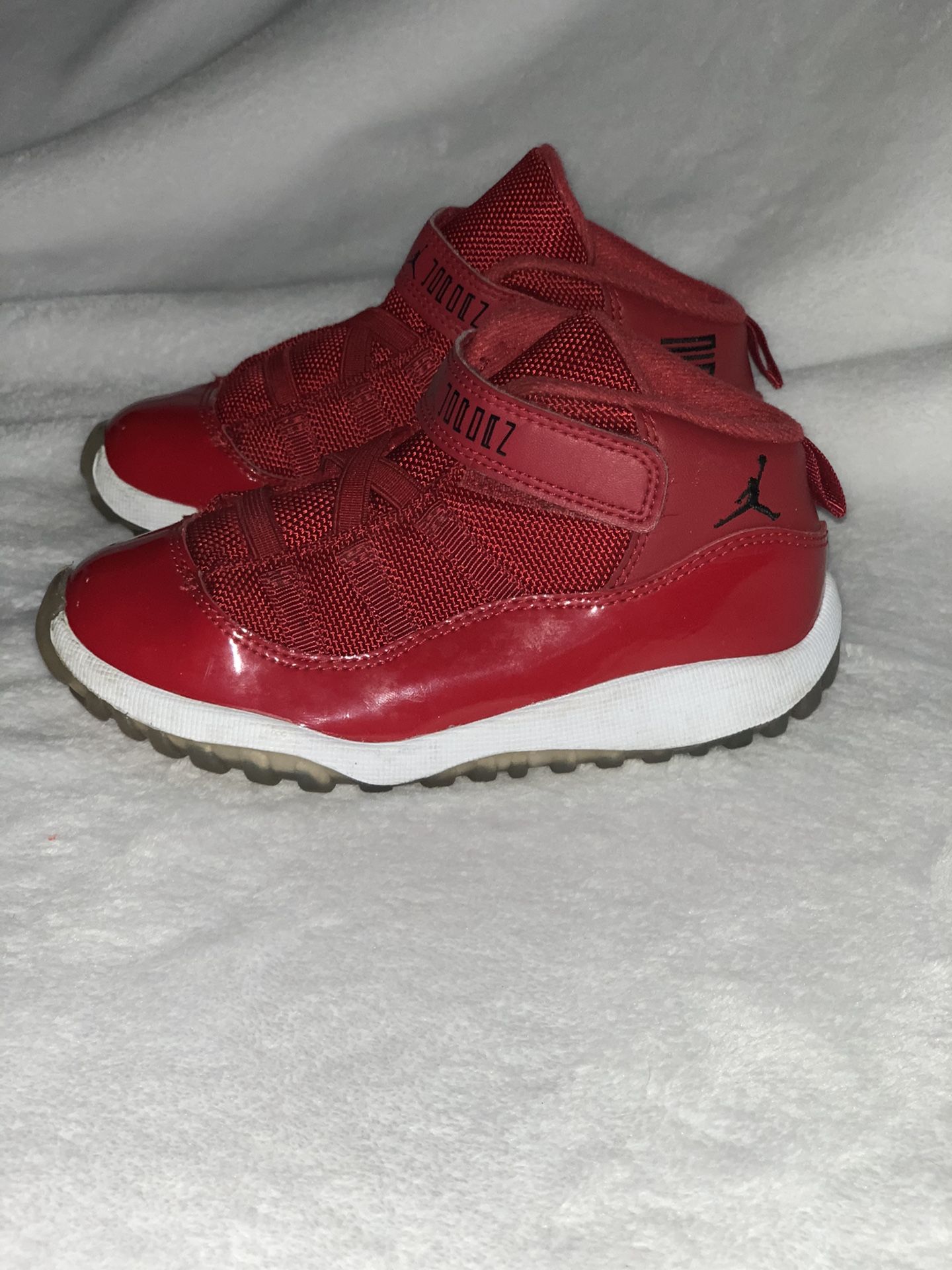 Kids Jordans size 10