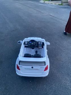 Kids electric electric car. MERCEDES-BENZ