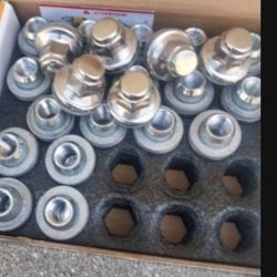 Lug Nut & Tpms Sensor Tacoma