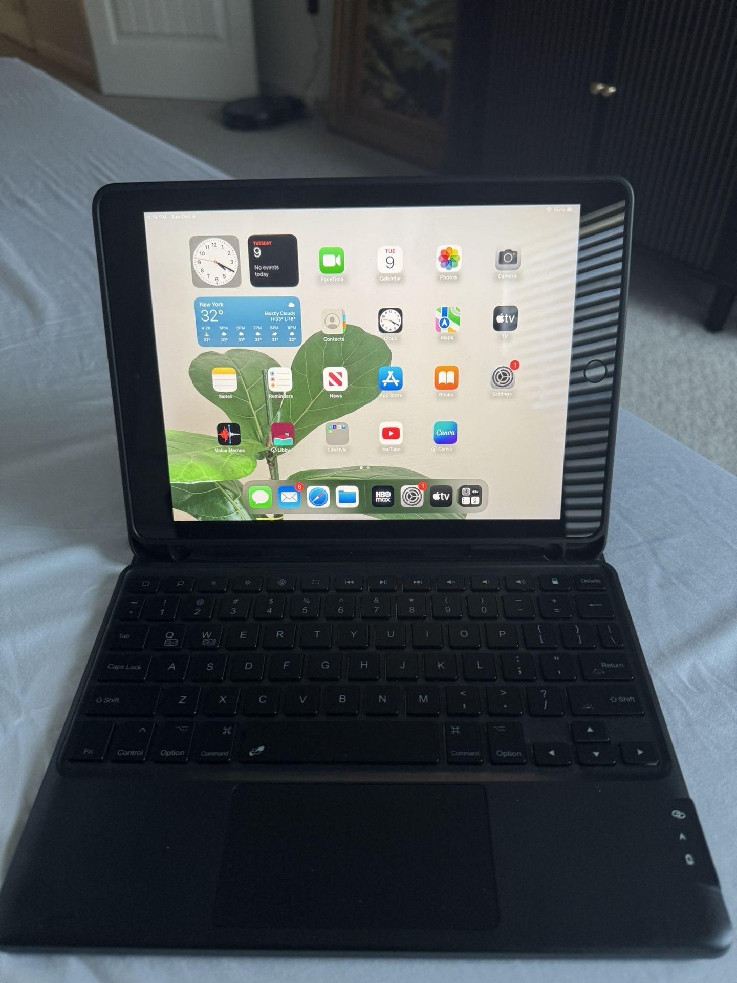 iPad 5th Gen 32GB, Wi-Fi + Cellular