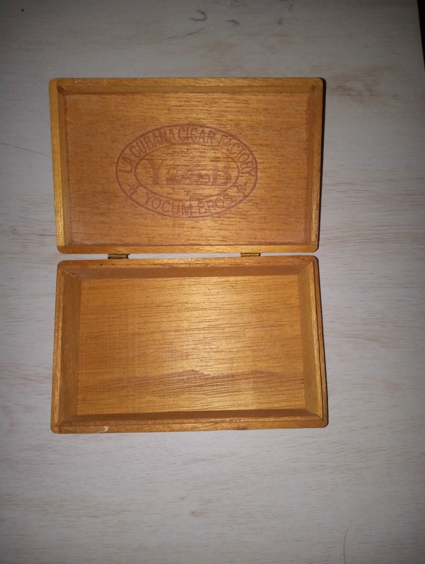 Vintage Yocum Bros. Wood Cigar Box