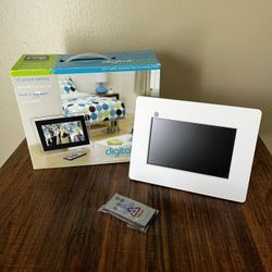 BEST OFFER! never used Digital Picture 