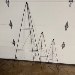 3 folding metal trellis supports