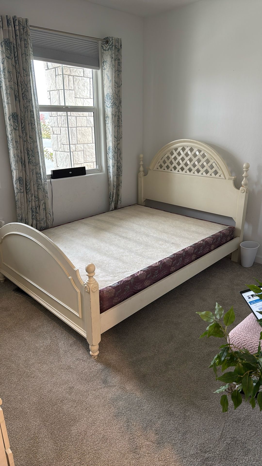 Beautiful REAL WOOD white Queen Bed