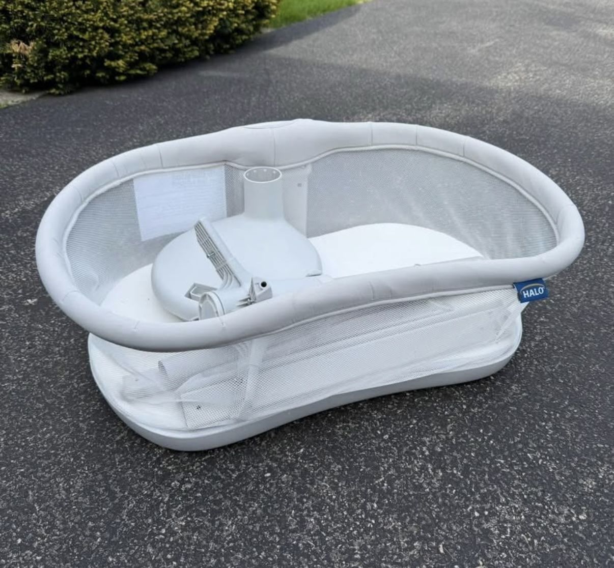 HALO BassiNest Swivel Sleeper 3.0
