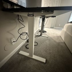 Desk (adjustable) W/ergo chair