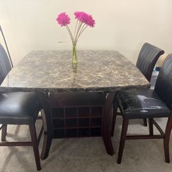 Dining Room Table With Wine Rack & 4 Chairs