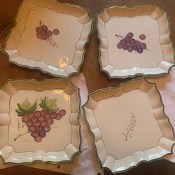 Made In Italy Disappearing Grapes 