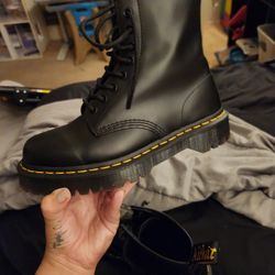 Dr Martens BASICALLY NEW