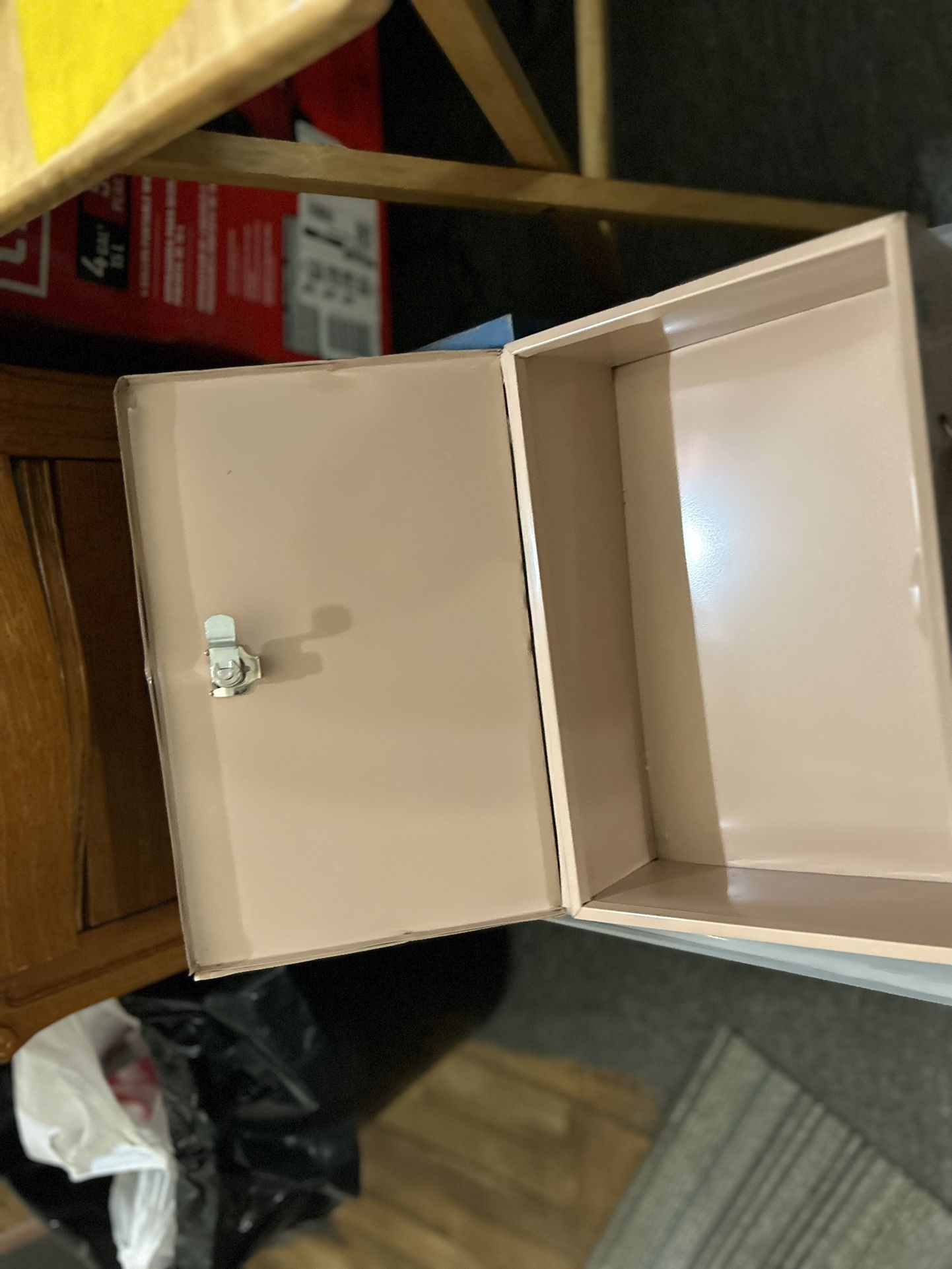 Metal Lock Box W/ Key 10.00