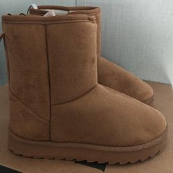 Girls Winter Boots Size 11/12 