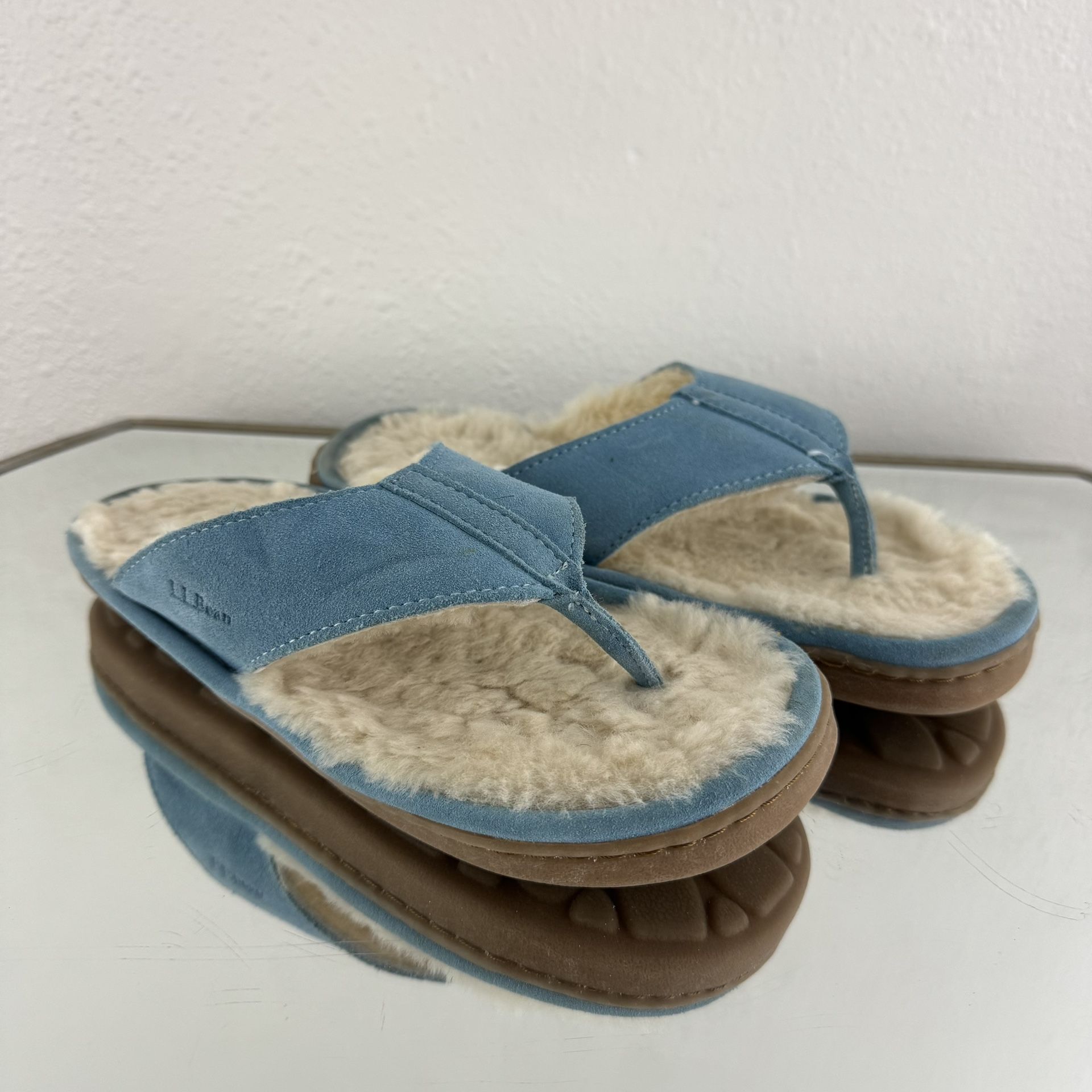 L.L. BEAN Womens Light Blue Suede Leather Wicked Good Shearling Lined Flip Flops