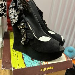 Women Bejeweled Black Wedges