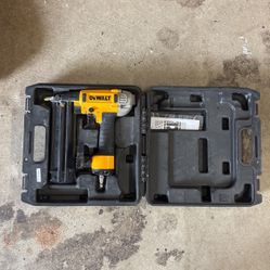 DeWalt 18ga Brad Nailer