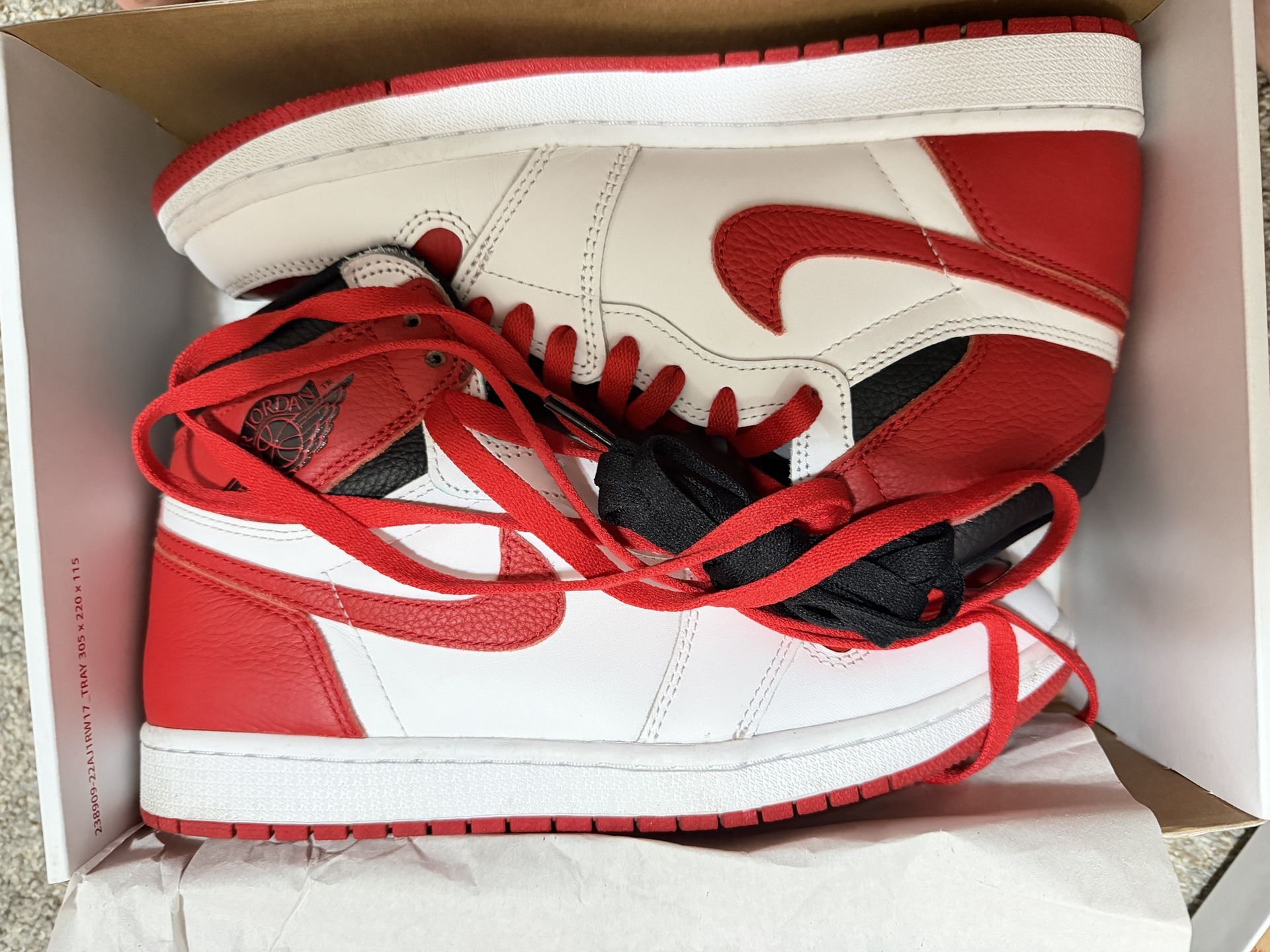 Size 9.5- Jordan 1 Retro OG High Heritage