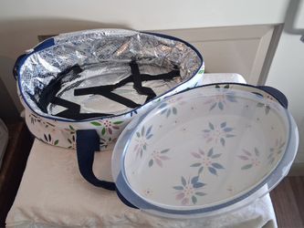 Temp-tations Floral 3 qt oval ceramic dish w/ Lid & Insulated carry bag