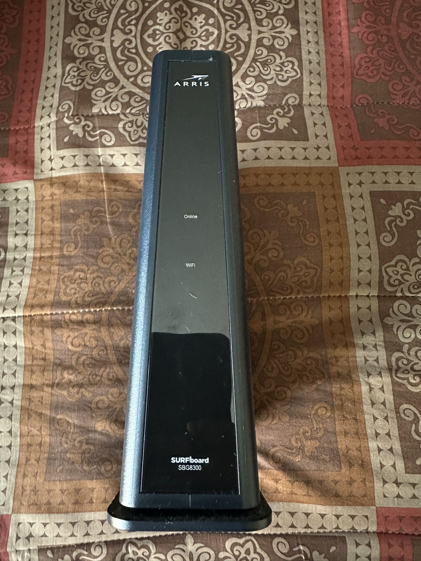 ARRIS SURFboard DOCSIS 3.1 SBG8300 Dual-Band Cable Modem & Wi-Fi Router