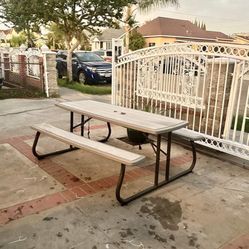Picnic Table 