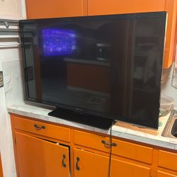 43” Emerson Tv 