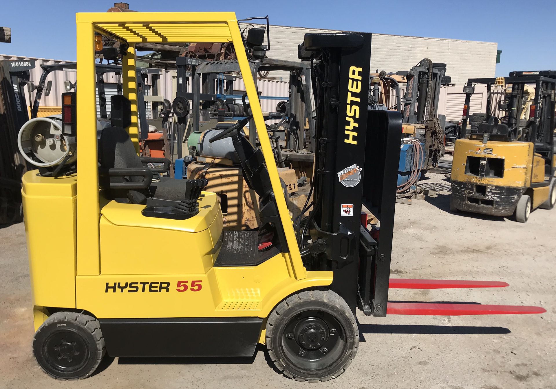 Hyster S55XMS Forklift - LPG - 2 Stage Mast w/ side shift
