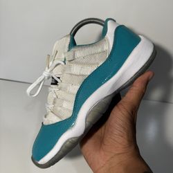 Jordan 11 Low “Aqua Safari” GS Size 7