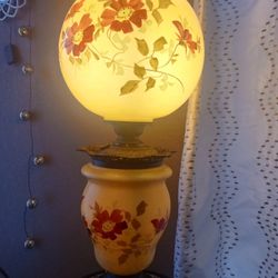 Antique 1800/Yr Large Gone With The Wind Lamp