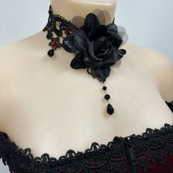 rose choker