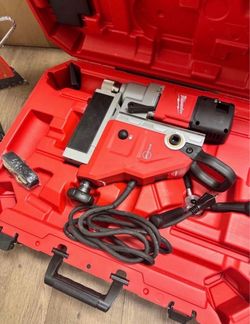 Milwaukee 13 Amp 1-5/8 in. Magnetic Drill Kit
