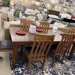 Beautiful Dining Table Set 