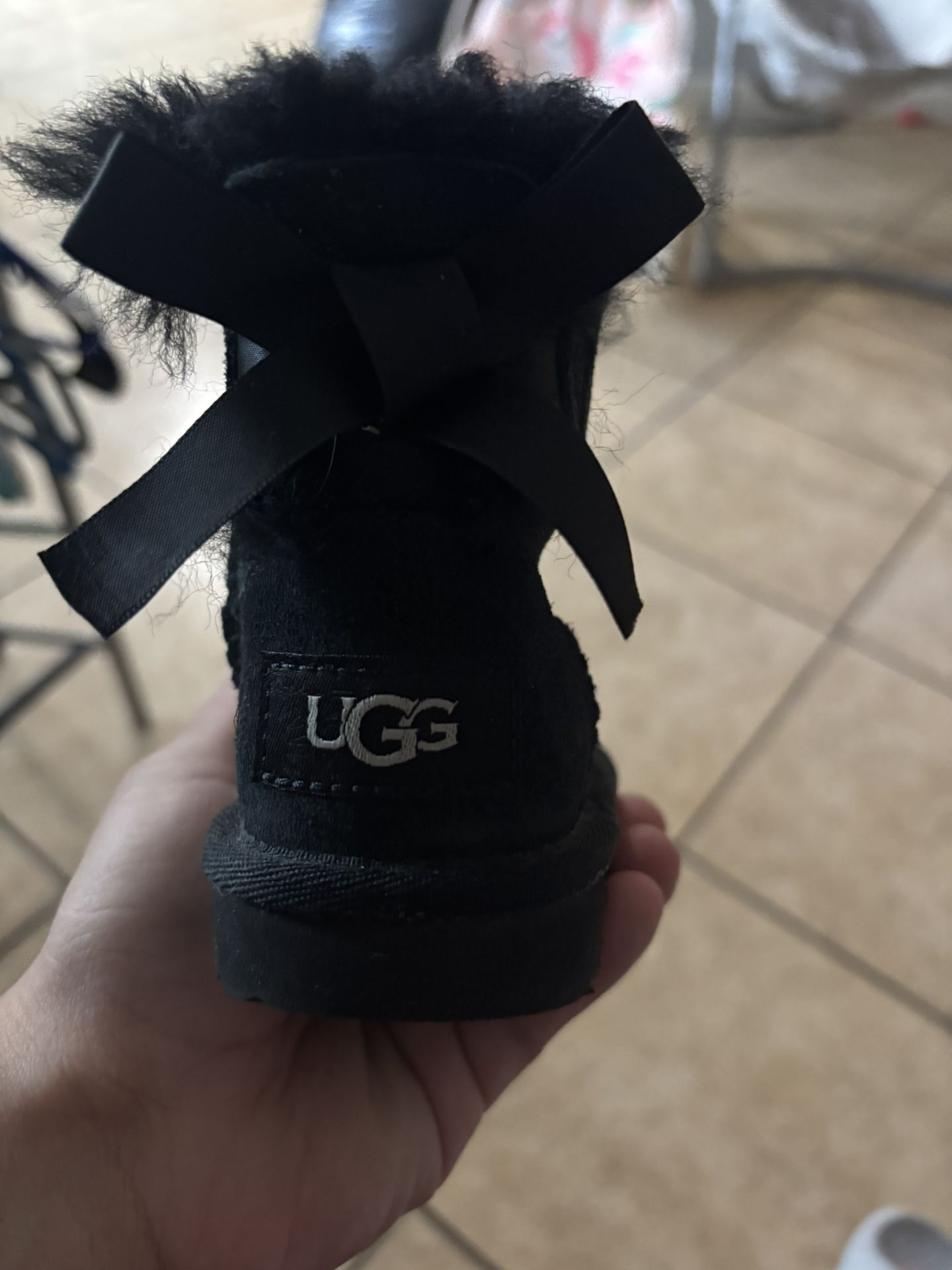 UGG