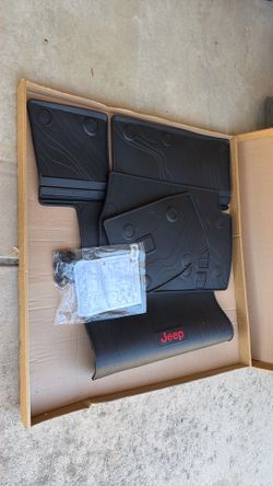 2022 Jeep Wrangler JLU Mopar seat back/rear cargo mat