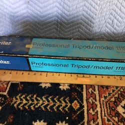 Vivitar 1118 Heavy Duty Aluminum Camera Tripod Made Japan 22"-62" Original Box Like New