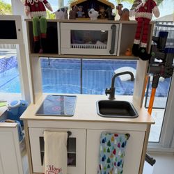 IKEA PLAY KITCHEN 