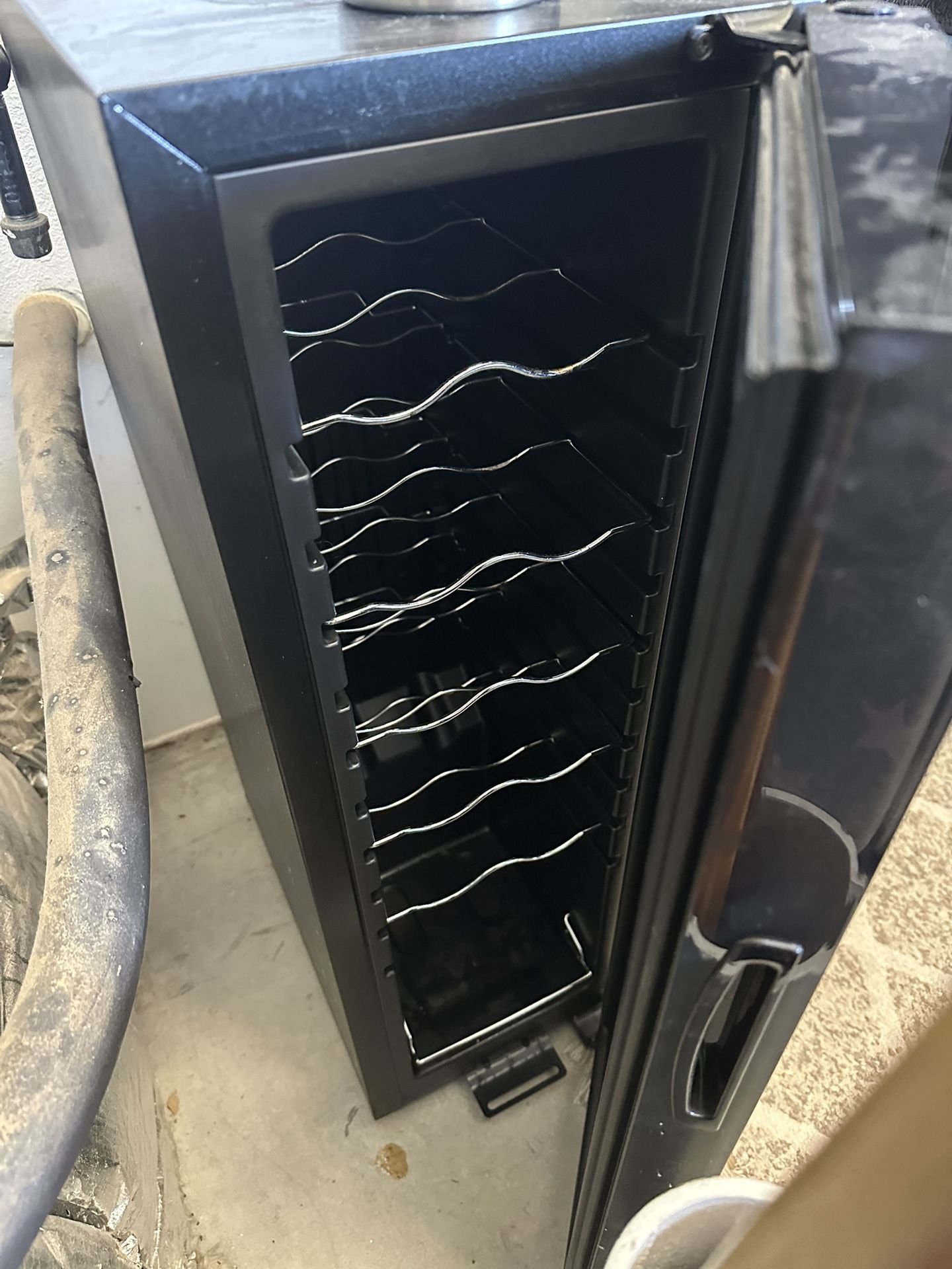 10 Bottle Wine Fridge In Perfect Condition. 