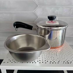 Dead stock Vintage  Unused 1981 2 qt. Revere Ware Sauce pan & lid & double boiler insert.  w/tag   Unused.