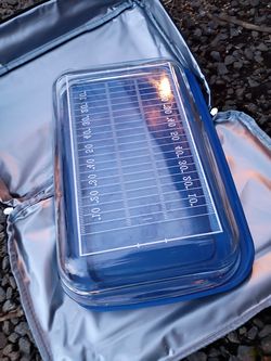 Nice baking dish with lid and bag