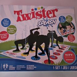 Water Time Fun With Twister Splash Water 💦 💧💦 💧💦 💧 ! ---- The Best Way To Cool Off NOW! NEW!