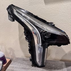 2019 To 2022 CADILLAC XT4 RH HEADLIGHT 
