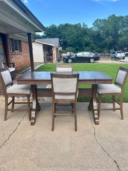 Dining table and 4 chairs